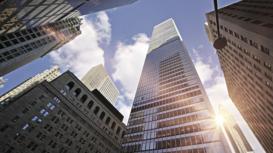 Market Pulse: Financials in Focus – Testing Resilience Amid High Expectations